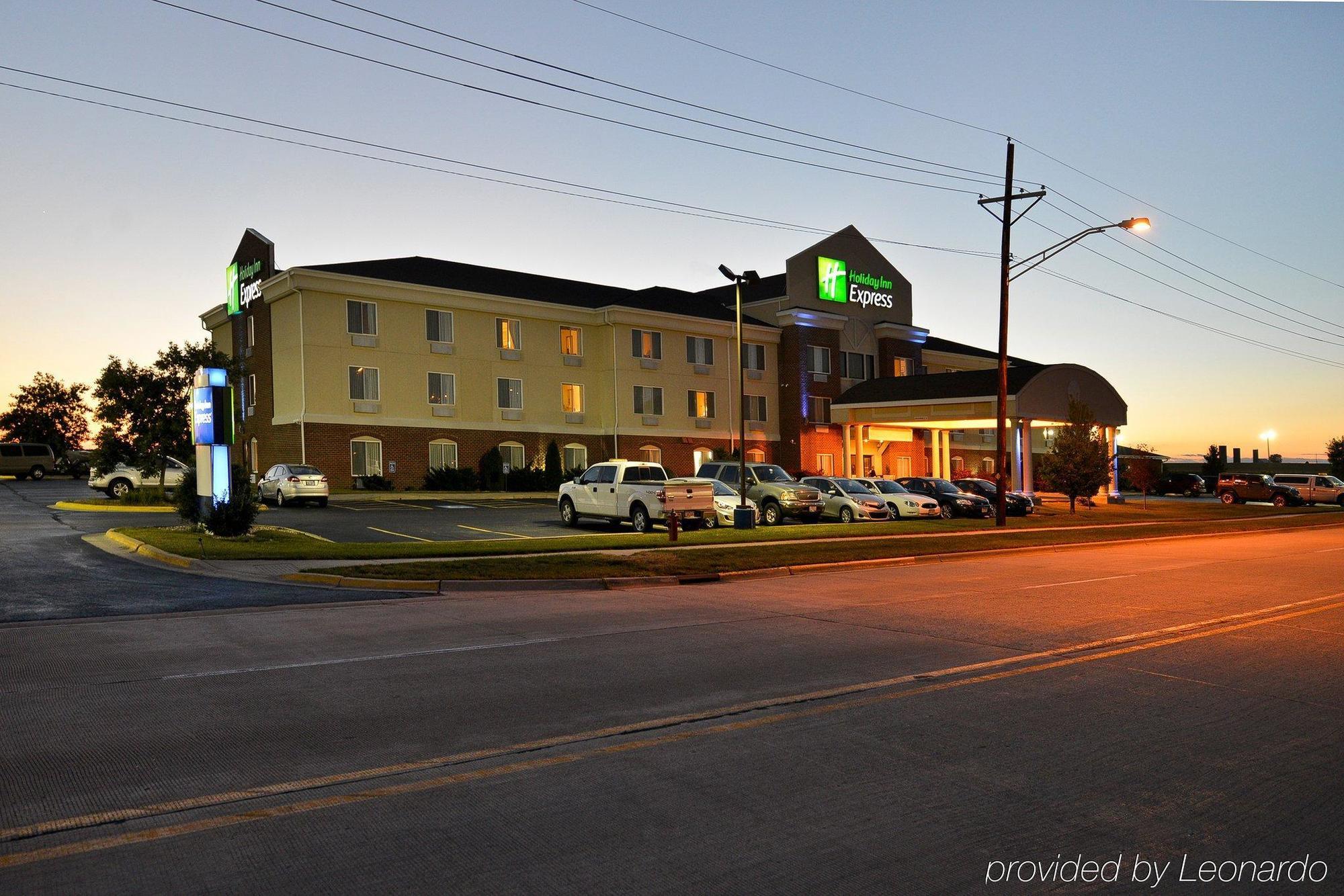 Holiday Inn Express Rochelle By Ihg Exteriör bild